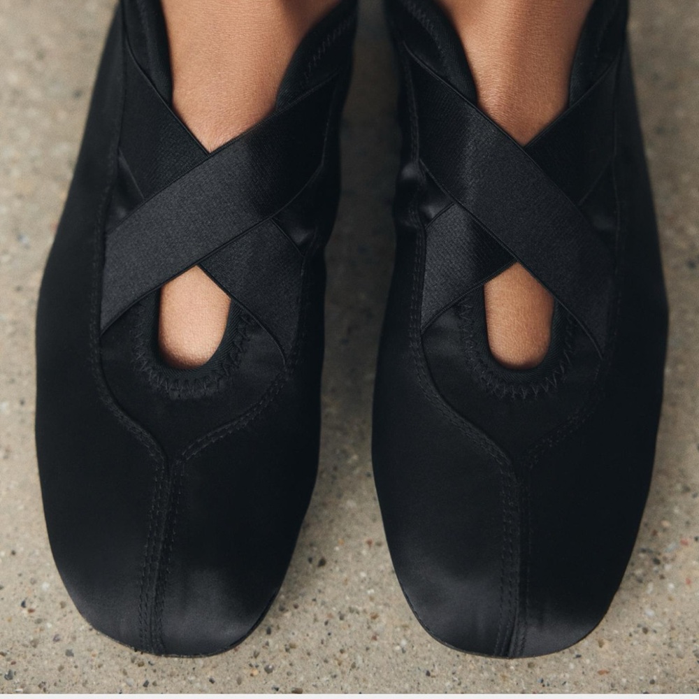 Like new Zara Flats